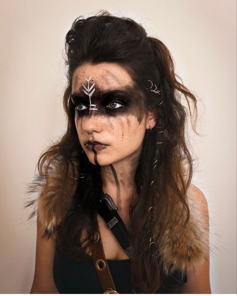 Viking Face Paint, Warrior Makeup, Viking Halloween Costume, Vintage Halloween Costumes, Viking Makeup, Vikings Halloween, Viking Cosplay, Viking Costume, Viking Women