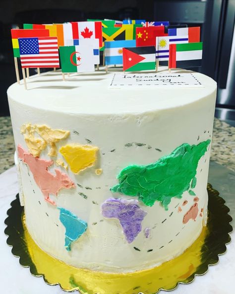 Countries Of The World Birthday Party, Geography Birthday Party, Flag Cake Ideas, Around The World Cake, International Party Theme, Missions Conference, Map Cake, Country Birthday Party, America Cake