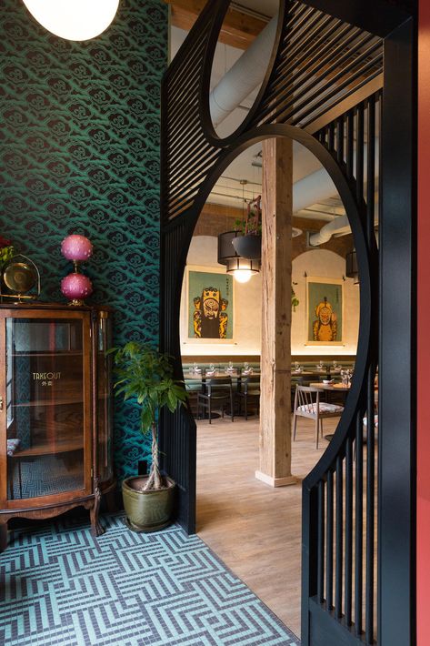 Two Penny Chinese by Sarah Ward Interiors | Gestalten Chinese Interior Design Modern, Dimsum Restaurant, Chinese Restaurant Interior Design, Art Deco Color Palette, 1920s Shanghai, Chinese Restaurant Interior, Traditional Entrance, Shanghai Express, Chinese Restaurant Design