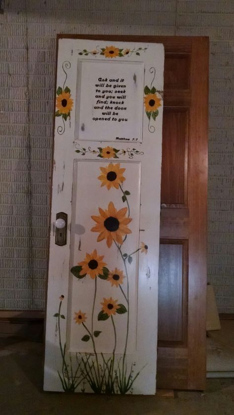 Door Paint Design, Cupboard Door Design, Door Art Bedroom, Cabinet Door Ideas, Sunflower Door, Door Painting, Cabinet Painting, Cool Room Designs, Door Paint