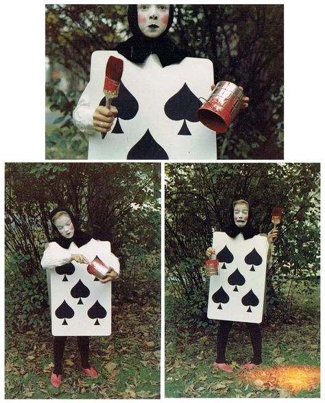 DIY Alice in Wonderland Card Costume | ... costume - dressed as a Playing Card… Duchess Alice In Wonderland, Playing Card Costume, Card Costume, A Playing Card, Alice In Wonderland Diy, Costume Carnaval, Alice Costume, Alice In Wonderland Costume, Wonderland Costumes