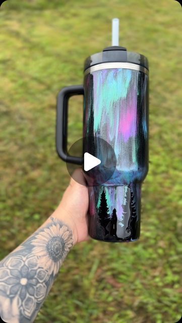 Ivette Moreno on Instagram: "Northern lights Stanley tumbler  #stanleytumbler" Northern Lights Tumbler Tutorial, Tumbler Ideas For Men, Epoxy Tumbler Ideas, Tumbler Tutorials, Northern Lights Tumbler, Stanley Tumbler, Diy Epoxy, Tumbler Ideas, Tumbler Cups