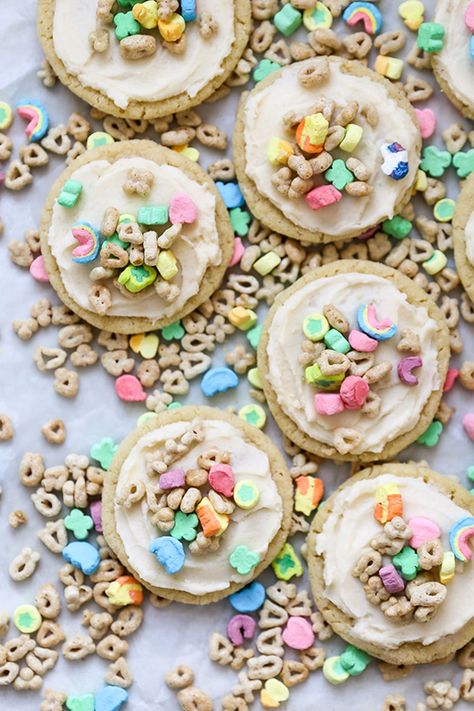 Frosted Lucky Charms Sugar Cookies | www.floatingkitchen.net Yankee Recipes, Lucky Charms Cookies, Festive Dessert Recipes, Floating Kitchen, Lucky Charms Cereal, Bakery Branding, Baking Book, Healthy Cookie Recipes, Sugar Cookie Frosting