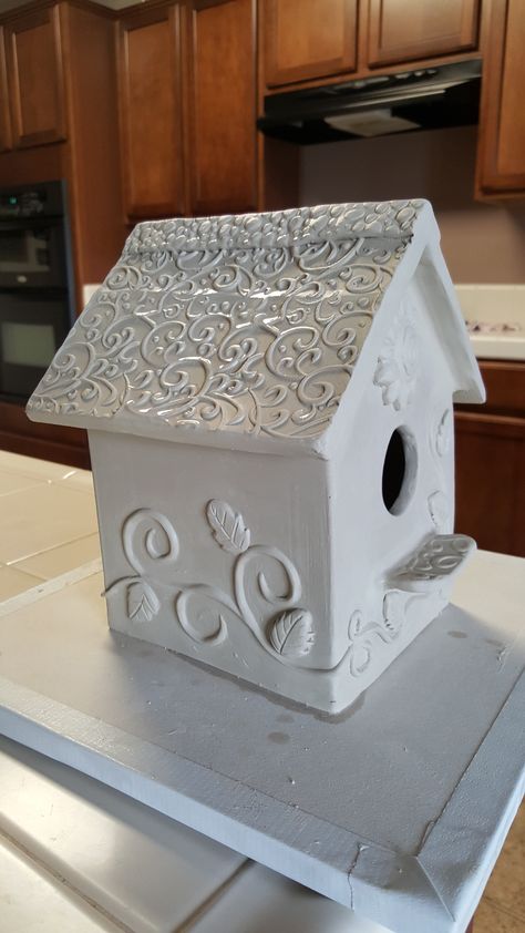 Bird House Ceramic Birdhouse Ideas, Clay Birdhouse, Pottery Birdhouse, House Pottery, Slip Trailing, House Ceramic, Ceramic Birdhouse, Clay Bird, Pottery Houses