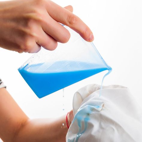 Brilliant Uses for Laundry Detergent You Never Thought Of Stinky Garbage Disposal, Tide Powder, Remove Deodorant Stains, Cleaning Oven Racks, Powder Laundry Detergent, Powder Detergent, Dishwasher Tablets, Homemade Cleaning, Liquid Laundry Detergent