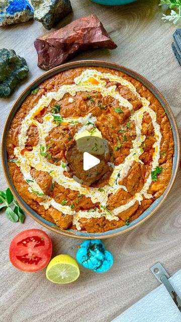 379K views · 23K likes | Omkar Pawar on Instagram: "Paneer Butter Masala🤤🌶️🧈. Get ready to tantalize your taste buds with our mouth-watering Paneer Butter Masala, the ultimate crowd-pleaser of the year 2023!🤩  Indulge in the creamy, buttery goodness that's packed with rich flavors that are sure to leave you feeling elated. The soft and juicy paneer cubes are cooked to perfection and smothered in a thick and luscious gravy that's guaranteed to make you crave for more. 🤤  Recipe ingredients: Panner 350gms Butter 40gms total Oil 10ml Chilli powder 1/2tsp  Tomatoes 500gms Ginger garlic chilli 30gms Soaked cashews melon seeds 30gms Haldi 1/4tsp Red chilli powder 1&1/2tsp Coriander powder 1/2tsp Jeera powder 1/2tsp Garam masala 1/2tsp Salt to taste   Oil 20ml Butter 40gms Onion 100gms Purée Fried Paneer, Butter Masala Recipe, Kasuri Methi, Paneer Butter Masala, Butter Masala, Melon Seeds, Paneer Recipe, Red Chilli Powder, Paneer Recipes