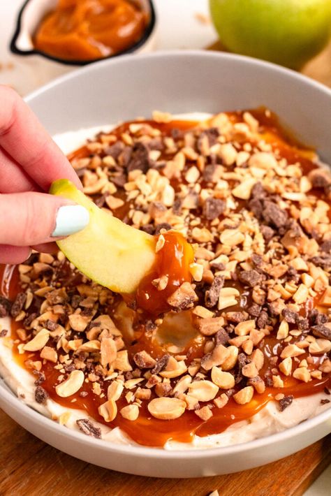 Cream Cheese Caramel Apple Dip - Ready in minutes!- The Domestic Spoon Cheesecake Caramel Apple Dip, Carmel Apple Cheesecake Dips, Carmel Apple Dip Recipes, Cream Cheese Caramel Apple Dip, Caramel Apple Dip Recipe, Baked Caramel Apples, Apple Dip Recipe, Caramel Dipping Sauce, Pie Dip