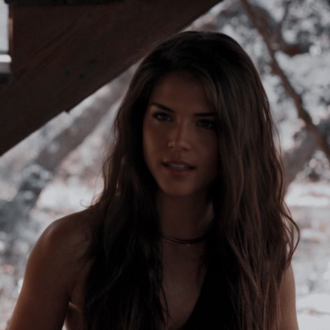 Face Claims Female Grunge, Athena Face Claim, Marie Avgeropoulos Aesthetic, Apocalypse Face Claims Female, Fanfic Face Claims, Face Claims Apocalypse, Brunette Actress Face Claim, Marie Avgeropoulos Icon, Dystopian Face Claim