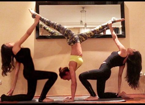 Yoga Poses For Beginners 3 People, 3 Ppl Yoga Poses, Three People Yoga Poses, Yoga Poses For 4 People, Yoga Poses For Three People, 3 People Yoga Poses, Yoga Poses To Recreate With Friends, Three Person Yoga Poses, Three Person Poses