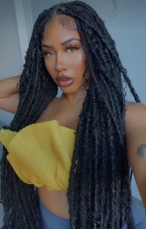 Partial Locs Curly Hair, Jumbo Faux Locs Long, Fox Locks Braids Faux Locs, Mermaid Locs Goddess, Medusa Locs, Lisa Bonet Locs, Fox Locks, Bohemian Soft Locs, Nia Long Short Hair