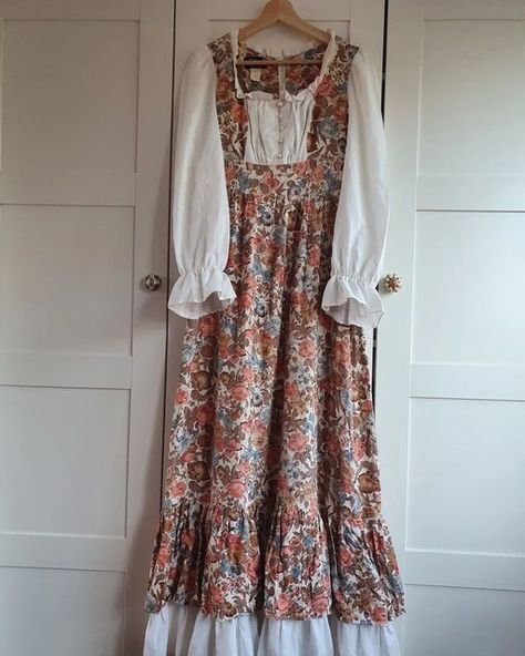 Farahilde on Instagram: "🧡 RESERVED 🧡 a beautiful autumnal Gunne Sax black label dress in a rare size 13. This dress is quite stunning! I particularly love the white ruffle at the hem. The dress is in very good condition. Please note the top button was replaced. The main floral fabric is quite vibrant, but not as dark as the floral fabric at the hem. It has very mild yellowing at the armpit Measurements: Bust 37" Waist 30.5" Length 57" I'm asking $220 plus shipping from the Netherlands for t Sax Dress, Gunne Sax Dress, Gunne Sax, Black Label, Floral Fabric, Dream Wardrobe, The Netherlands, Size 13, The White