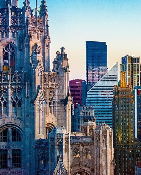 Did you know that the top of the Tribune Tower is designed to look like the Tour de beurre (″butter tower″) of the Rouen Cathedral in France? ⠀ ⠀ 📷: @mldsphotography⠀ Gothic Tower Drawing, Tribune Tower, Gothic Skyscraper, Rayonnant Gothic Architecture, Gothic Clock Tower, Cathedral Building Gothic Architecture, Milwaukee City, Chicago Tribune, Chicago Architecture