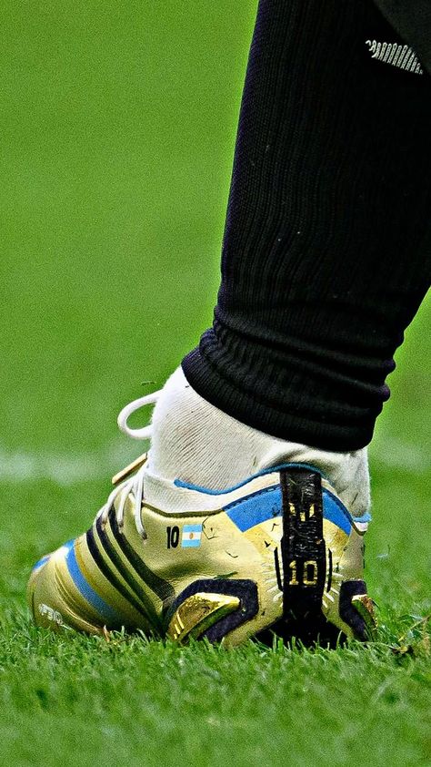 Messi Boots, Messi Football Boots, Messi Shoes, Cool Football Boots, Best Soccer Shoes, Soccer Backgrounds, Manchester City Wallpaper, Football Or Soccer, Lionel Messi Wallpapers