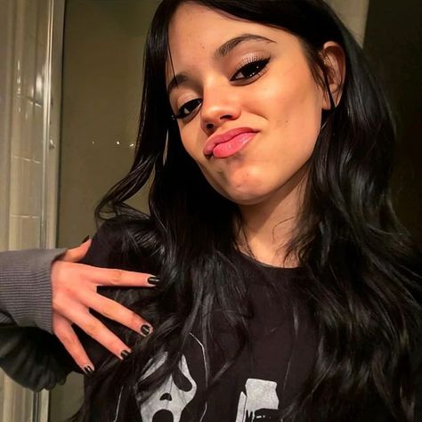 Jenna Ortega Icons, Jen Jen, Popular People, Wednesday Addams, Jena, Jenna Ortega, Fav Celebs, Girl Crush, Favorite Celebrities