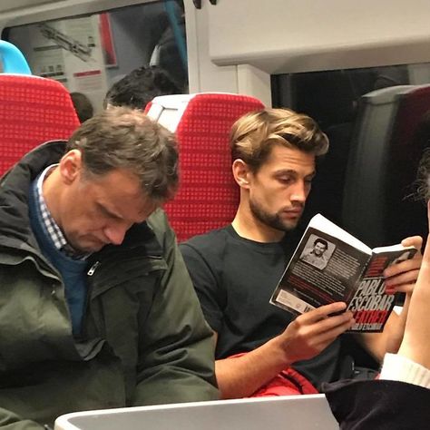 Instagram-Account-Shares-Hot-Dudes-Reading-Books International Man Of Mystery, Celebrities Reading, Nick Bateman, Guys Read, How To Read People, Book People, Books For Boys, Instagram Page, Study Motivation