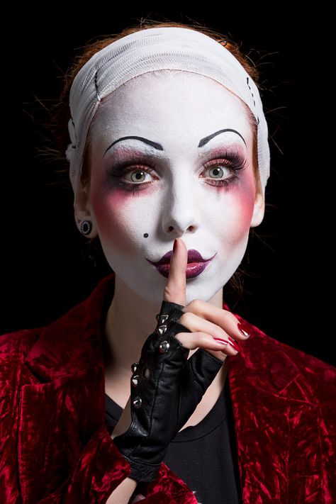 Mannequin Makeup, Pastel Victorian, Theater Makeup, Circus Fashion, Circus Makeup, Mime Makeup, Pierrot Clown, Dark Circus, Clown Face