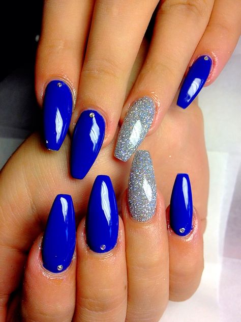 Electric blue Blue Coffin Nails, Royal Blue Nails, Blue Glitter Nails, Blue Acrylic Nails, Short Coffin Nails, Blue Nail Art, Silver Nails, Fabulous Nails, Accent Nails