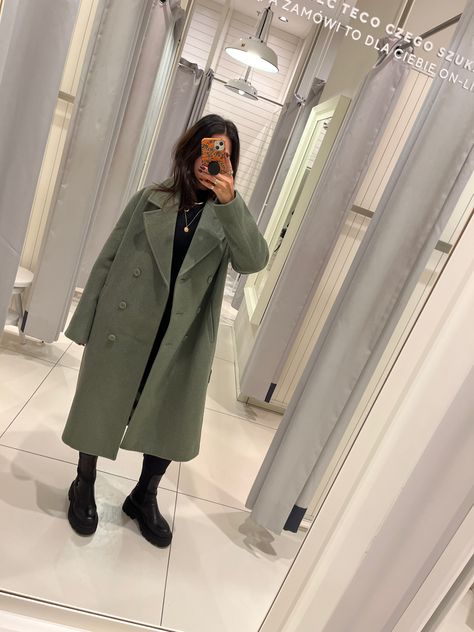 #fallfashion Sage Green Coat Outfit, Light Green Coat Outfit, Green Coat Outfit, Long Green Coat, Shillong, Coat Outfit, Outfit Hijab, Green Coat, Coat Outfits