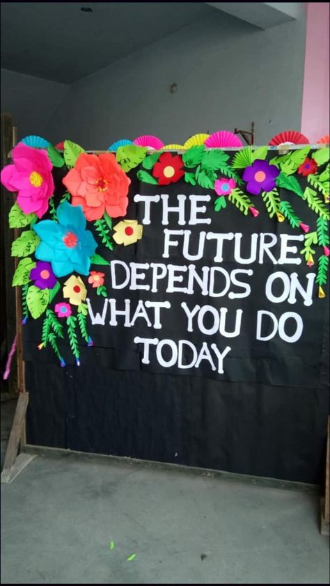 Soft Board Decoration Ideas For School Office, Encanto School Theme, Selfie Stand Ideas For School, Flower Bulletin Board Ideas, Green Landing, Middle School Decor, Flower Bulletin Boards, School Bulletin Board Ideas, Soft Board Decoration