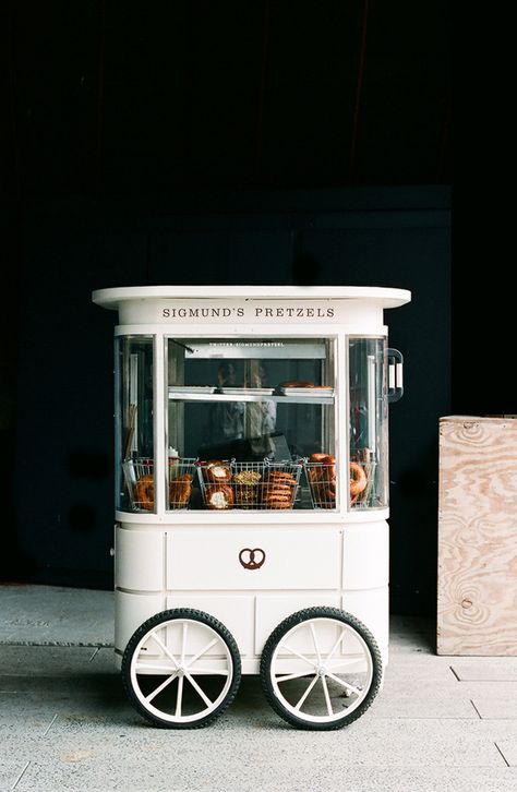 The pretzel makers over at Sigmund's sell their bread goods from this quaint little cart. Foodtrucks Ideas, Gerobak Dorong, Old Fashioned Ice Cream, Ice Cream Cart, Food Truck Design, 카페 인테리어 디자인, Coffee Carts, Food Cart, Cafe Shop