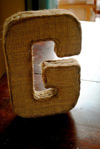 ..but painted and then covered in lace? or painted two colors...one under, one with lace stencil? Burlap Crafts Diy, Initial Decor, Cardboard Letters, Burlap Ideas, Nautical Bedroom, Burlap Projects, Life As We Know It, Diy Burlap, Letter Ideas