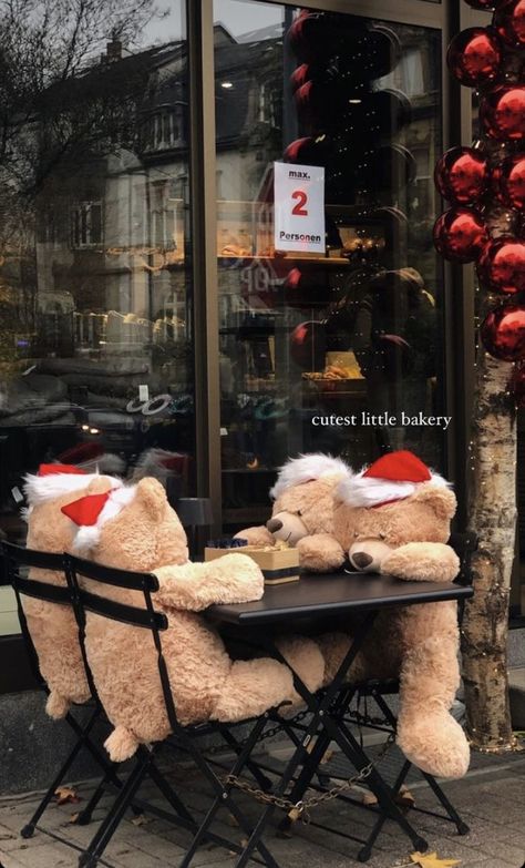 Teddy Bear Christmas, Christmas Dreaming, Real Christmas, Christmas Themes Decorations, Bear Christmas, Christmas Feeling, Warm Christmas, Christmas Mood, Merry Christmas And Happy New Year