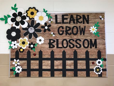 Learn Grow Blossom Bulletin Board, Ready Set Grow Bulletin Board, Growing Together Bulletin Board, Ready To Grow Bulletin Boards, Plants Bulletin Board Ideas, Growing Leaders Bulletin Board, Bloom Bulletin Board Ideas, Growing Greatness Bulletin Board, Growing Greatness School Theme