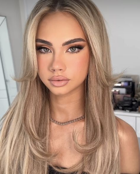 Prom Makeup For Blonde Hair, Makeup Looks On Blondes, Makeup Ideas Blonde Hair Brown Eyes, Hazel Eyes Blonde Hair Makeup, Blonde Hair Blue Eye Bridal Makeup, Makeup For Blonde Hair Green Eyes, Green Eyes Blonde Hair Makeup, Prom Makeup Blonde Hair, Makeup For Green Eyes Blonde Hair