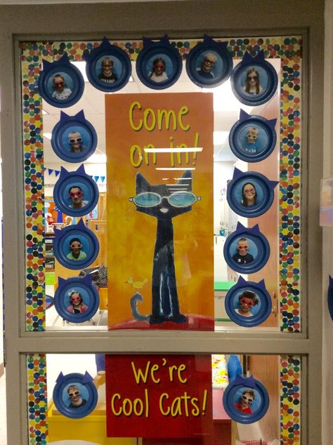 September School, Pete The Cats, Preschool Bulletin, Preschool Classroom Decor, Back To School Bulletin Boards, Door Decorations Classroom, Pete The Cat, Beginning Of The School Year, Class Decoration