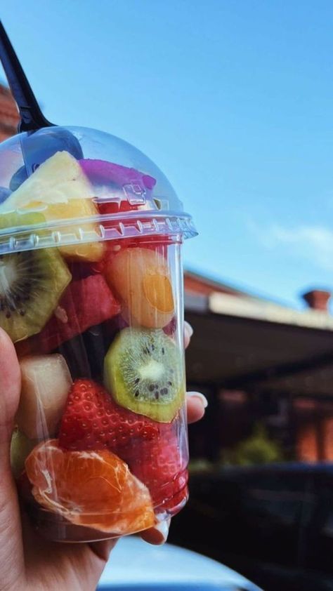 Frutas Fake Story, Frutas Aesthetic, Camping Lunch Ideas, Camping Lunch, Fruit Cup, Food Business Ideas, Soul Food Dinner, Fruit Cups, Healthy Food Motivation