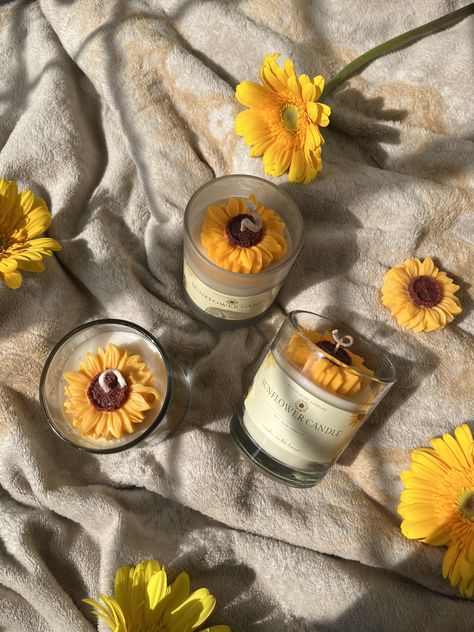 Website Cards, Sunflower Candle, Candle Party Favors, Candles Ideas, Candle Diy, Dessert Candles, Spring Work, Aesthetic Candles, Candle Business