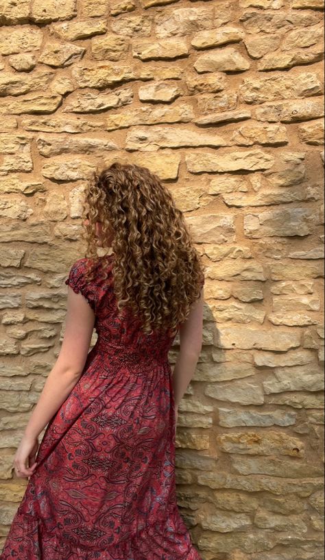 #curlyhair #photoshoot #pinkdress #limestone #limestonebackground #facelessportrait Curly Outfit, Faceless Photo Ideas, I Like Your Hair, Midi Dress Plus Size, Boho Midi Dress, Hairdos For Curly Hair, Natural Curls Hairstyles, Curly Hair Inspiration, Curly Hair Routine