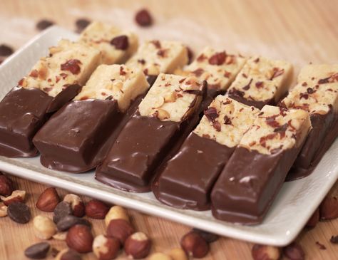 Chocolate-Hazelnut-Shortbread-Cookies-1200X925 Hazelnut Shortbread, Chocolate Hazelnut Cookies, Hazelnut Recipes, Shortbread Cookies Recipe, Roasted Hazelnuts, Hazelnut Cookies, Shortbread Cookie Recipe, How To Roast Hazelnuts, Melting Chocolate Chips