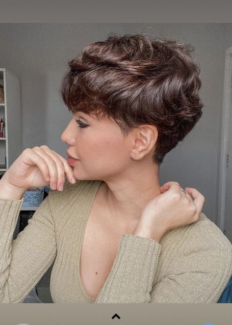 Beautiful layre short hair cut ideas 2022 Sassy Haircuts, Cut Hairstyles, Short Curly Haircuts, Edgy Short Hair, Short Hair Tutorial, Short Bob Haircuts, Short Pixie Haircuts, Short Hair Haircuts, Short Hair Styles Pixie