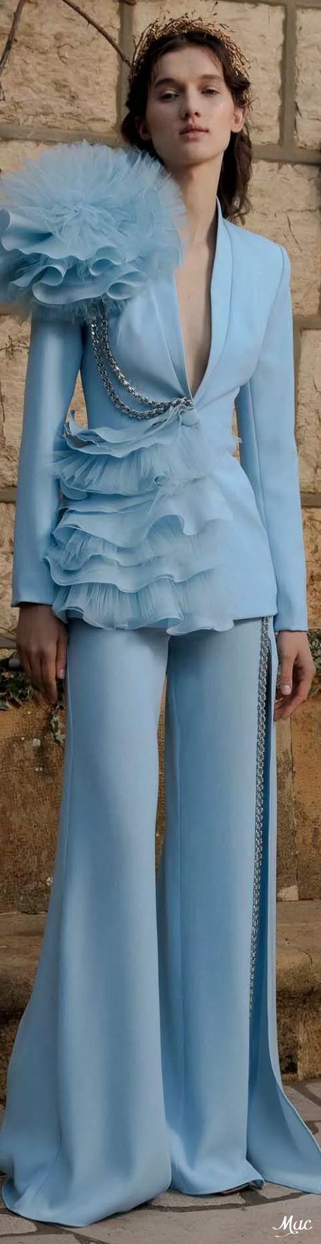 Valentin Yudashkin, Split Pants, Georges Chakra, Women Suits, Leg Split, Gareth Pugh, Woman Suit Fashion, Pantsuits For Women, Lela Rose