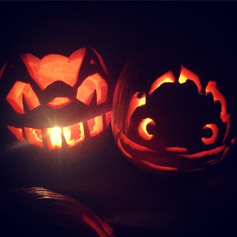 This is Halloween!  Studio Ghibli edition. #CatBus #Calcifer #Carvingz by thixotropic Pumpkin Carving Calcifer, Calcifer Pumpkin Carving, Calcifer Pumpkin, Halloween Studio Ghibli, Studio Ghibli Pumpkin Carving, Studio Ghibli Pumpkin, Ghibli Pumpkin, Pumpkin Idea, Cat Bus