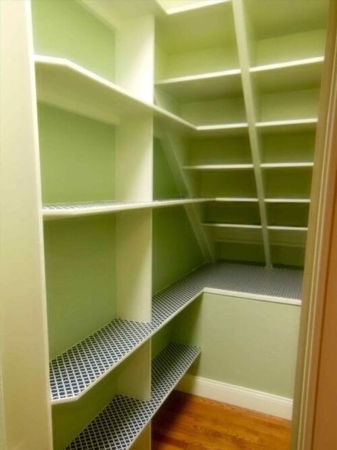 Understairs closet design Under Stairs Cupboard Storage, Shelves Under Stairs, Canning Pantry, Stairs Closet, Understair Storage, Under Stairs Pantry, Closet Under Stairs, تحت الدرج, Stairs Storage