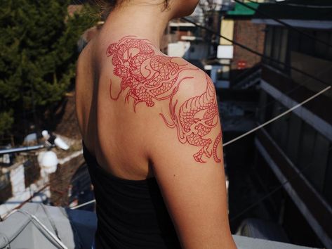 Year Of Dragon Tattoo, Dragon Tattoo Shoulder, Red Dragon Tattoo, Artsy Tattoos, Realistic Tattoo Sleeve, Dragon Tattoo For Women, Forarm Tattoos, Aztec Tattoo, Back Of Shoulder Tattoo