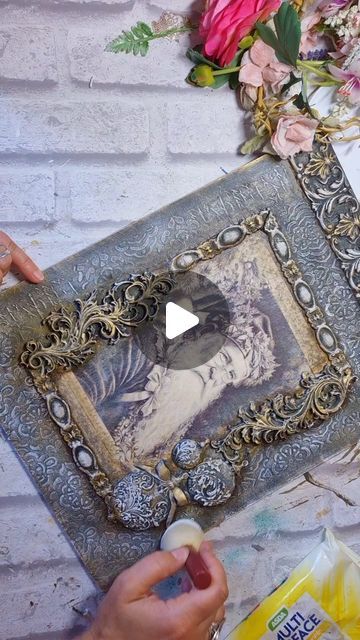 Shabby Chic Picture Frames, Christmas Videos, Witch Shop, Instagram Tutorial, Paper Diy, Witchy Crafts, Diy Picture Frames, Diy Picture, Christmas Gif