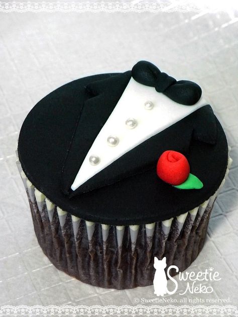 Tuxedo Cupcakes, Deco Cupcake, Cupcakes Design, Tuxedo Cake, Creative Cupcakes, Cupcake Designs, Dessert Bar, Cute Cupcakes, Yummy Cupcakes