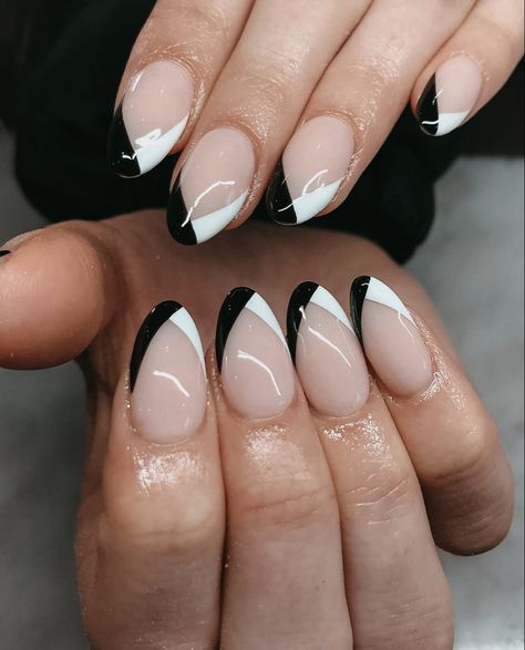 French Nail Oval, Almond Shape Tip Nails, French On Oval Nails, Short Oval Nails Designs Black, Elegant Nails Black And White, White And Black Almond Nails With Design, Black And White Oval Nails, White French Tip With Black Design, Short Almond Acrylic Nails Black And White