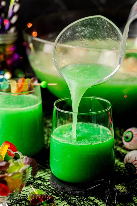 This Halloween Punch is a super easy spooky party drink to make and is always a hit when served at Halloween Parties! This nonalcoholic punch is a favorite amongst kiddos and adults alike! Halloween Alcoholic Punch For A Party, Spooky Halloween Drinks Nonalcoholic, Non Alcoholic Drinks Halloween, Green Drinks Alcohol, Halloween Punch Alcohol, Nonalcoholic Punch, Halloween Punch Bowl, Green Punch Recipes, Halloween Punch For Kids