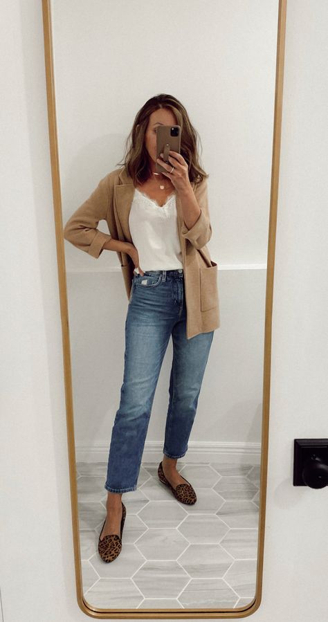 Mums Outfit Ideas, Working Mum Outfit, Casual Mum Outfit Spring, Fall Work From Home Outfits, Mom Work Outfits, Relaxed Business Casual Work Outfits, Jeans To Work Outfit, Summer To Fall Transition Outfits Work, Summer Work Casual Outfits