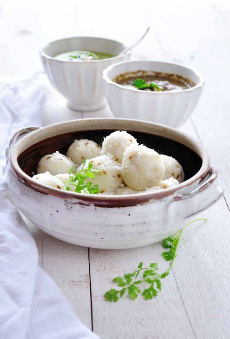 Kara Kadubu Recipe (Malanad Style Steamed Spiced Rice Dumplings) Indian Food Culture, Steamed Dumpling, Konkani Recipes, Everyday Breakfast, Rice Dumplings, Spiced Rice, Savory Rice, River Flowing, Spicy Rice