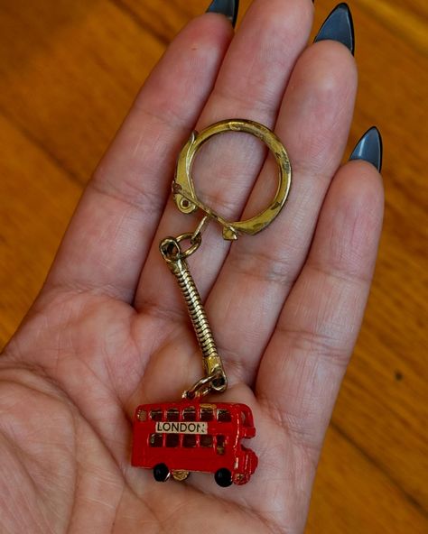 ❤️🔑🚃Vintage London bus keychain. __ ___ __ #vintageshop #70s #70srock #vintage #vintagesellersofetsy #vintageseller #vintagestyle #vintagefashion #vintagejewelry #vintagejewels #vintagehewellery #vintagejewelryforsale #vintagejewelrylover #vintagejewelrycollector #london #london🇬🇧 #londonist #londonlife #londonfood #londonfashion #londonhairstylist #londoneye #londonlover #londonlovers #londonkeychain #keychain #vintagekeychains #vintagekeycharm London Food, London Bus, Vintage Keys, Vintage London, London Life, London Eye, Vintage Jewels, Jewelry Lover, London Fashion