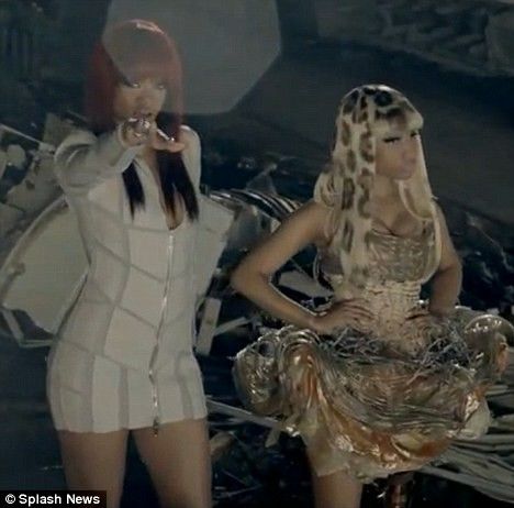 Collaboration The video has now been released for Rihanna and Nicki Minaj's new video Fly Rihanna Nicki Minaj, Chris Brown And Rihanna, New Nicki Minaj, Pink Friday, Triple H, Female Rappers, Chris Brown, Nicki Minaj, New Video