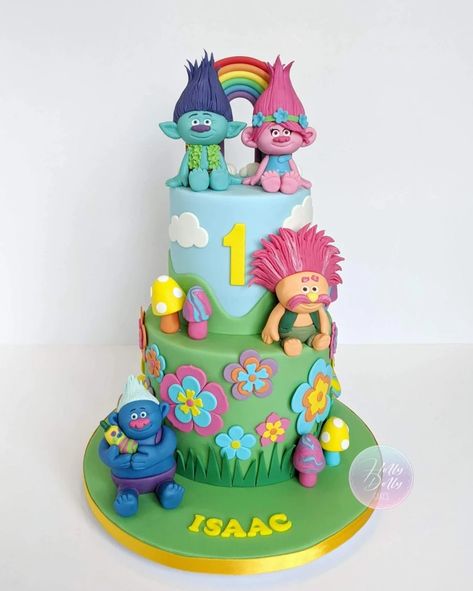 Branch Trolls Cake, Trolls Birthday Cake Ideas, Princess Poppy Birthday Cake, Poppy Trolls Cake, Dolly Cakes, Trolls Cakes, Trolls Birthday Cake, Poppy Cake, Fairy Birthday Cake