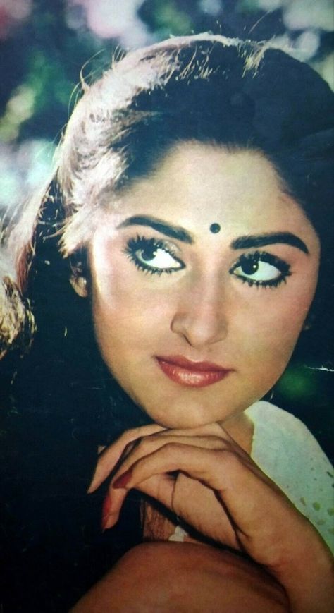 Jaya Prada, Actress Without Makeup, Glamour Photo, Beautiful Photoshoot, Vintage Bollywood, Movie Stills, Actress Pics, Vintage Movie, Saree Look