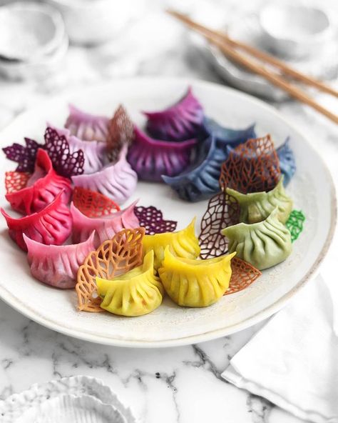 Rainbow Dumplings, Steamed Dumplings Recipe, Pandan Leaf, Sweet Potato Cookies, Red Radish, Chinese Foods, Purple Sweet Potato, Blue Spirulina, Steamed Dumplings