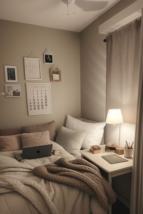 #homedecor #homedecoration #homedecoridea #homedecortips #homedecorinspo #homedecorative #homedecortions #homedecor4seasons #bedroom Bedroom Ideas For Small Rooms Cozy, Fall Bedroom Ideas, Layered Bedding, Brown Rooms, White Room Decor, Cozy Fall Bedroom, Deco Studio, Dekorasi Kamar Tidur, Backlit Keyboard